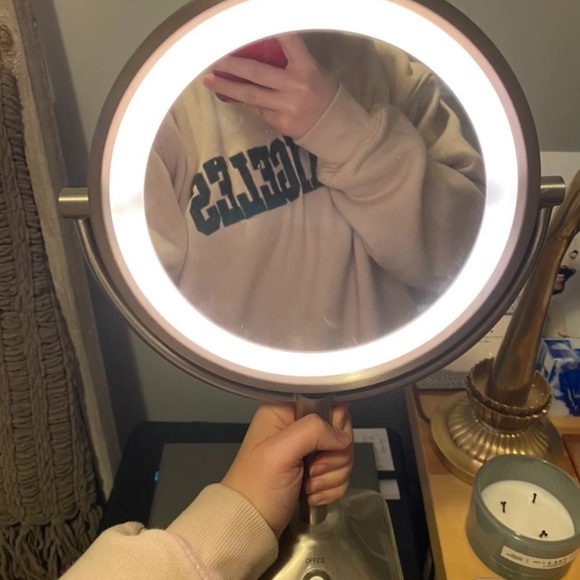 RESELLING conair led vanity mirror - Picture 4 of 4